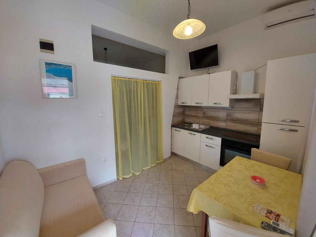 באסקה Apartments & Rooms Nensi מראה חיצוני תמונה