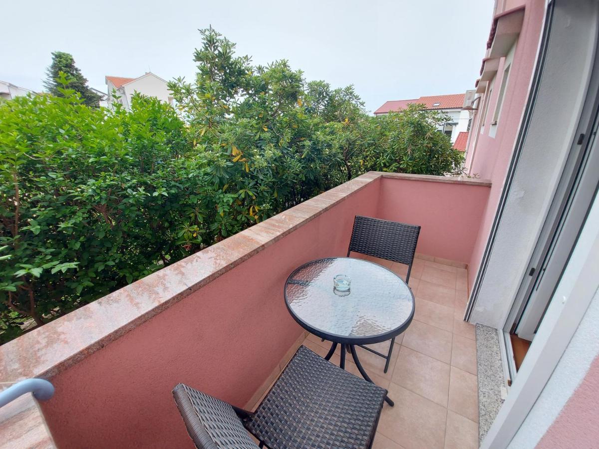 באסקה Apartments & Rooms Nensi מראה חיצוני תמונה