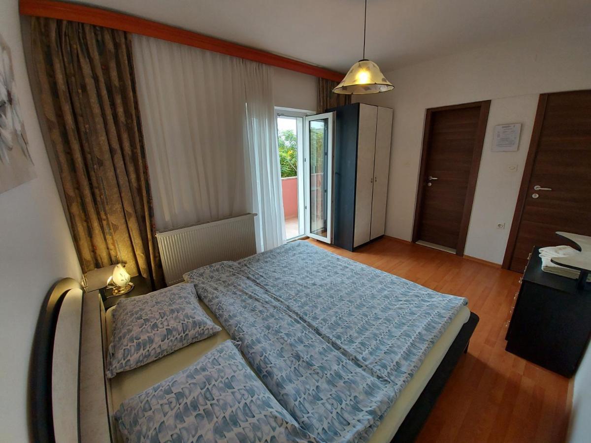 באסקה Apartments & Rooms Nensi מראה חיצוני תמונה