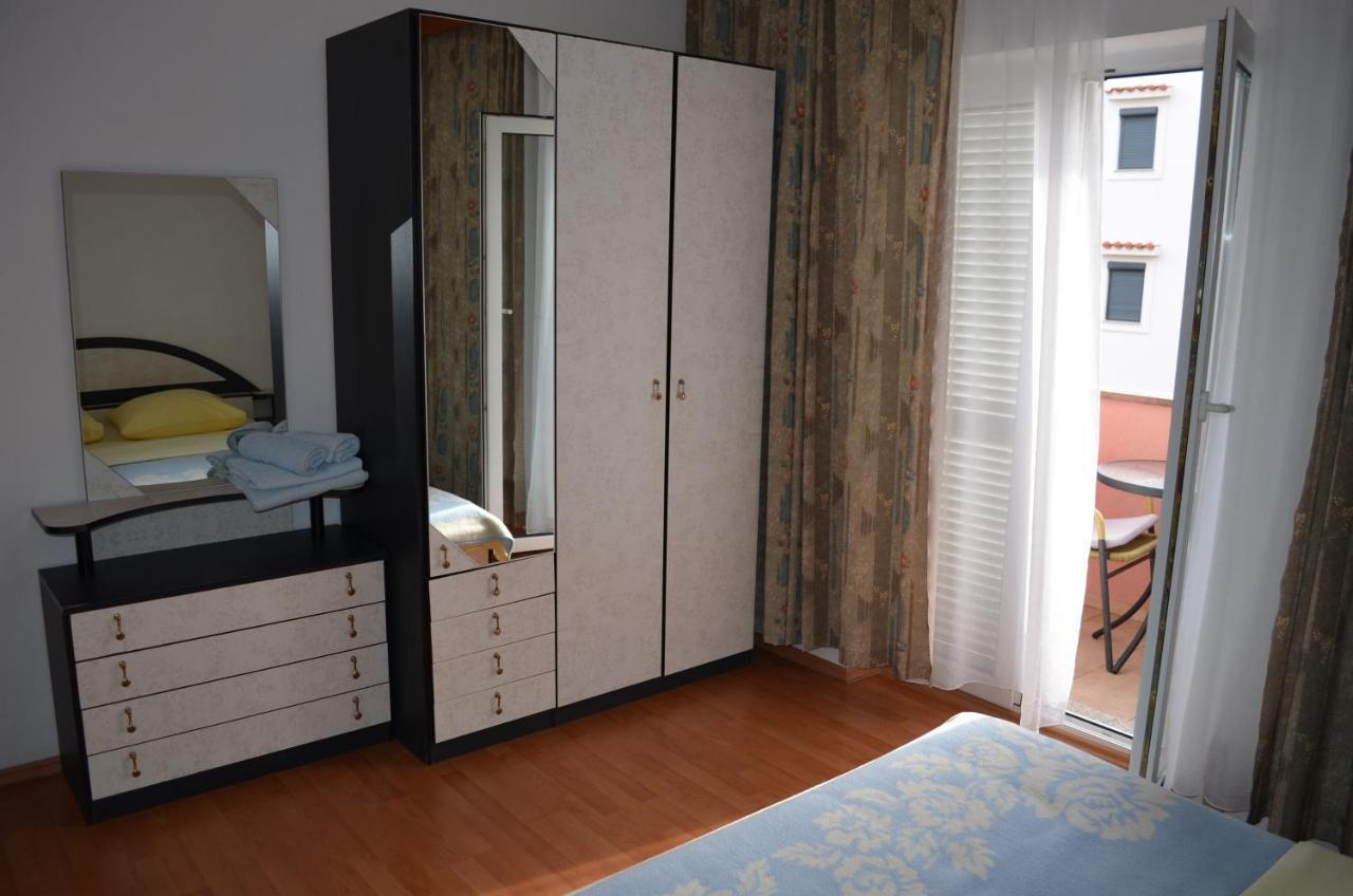 באסקה Apartments & Rooms Nensi מראה חיצוני תמונה