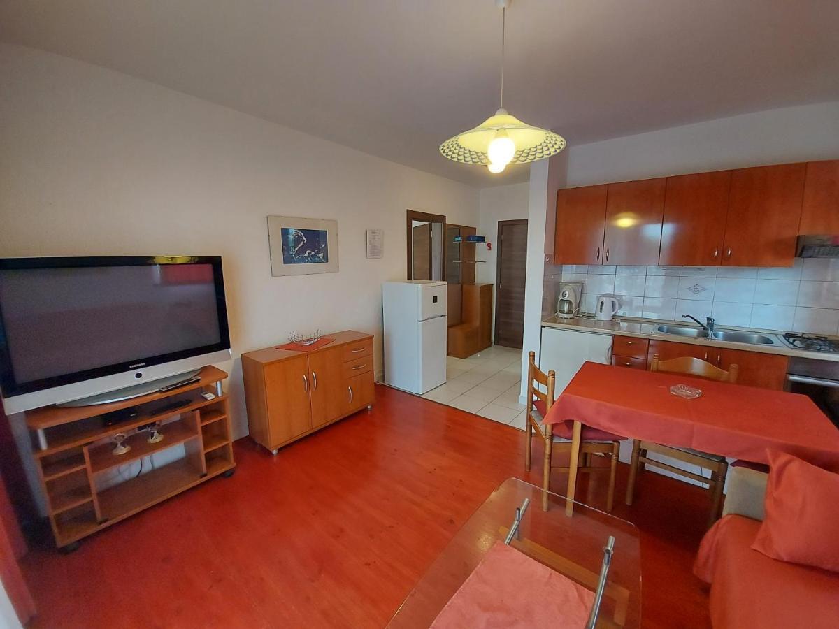 באסקה Apartments & Rooms Nensi מראה חיצוני תמונה