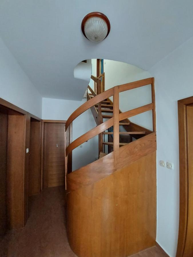 באסקה Apartments & Rooms Nensi מראה חיצוני תמונה