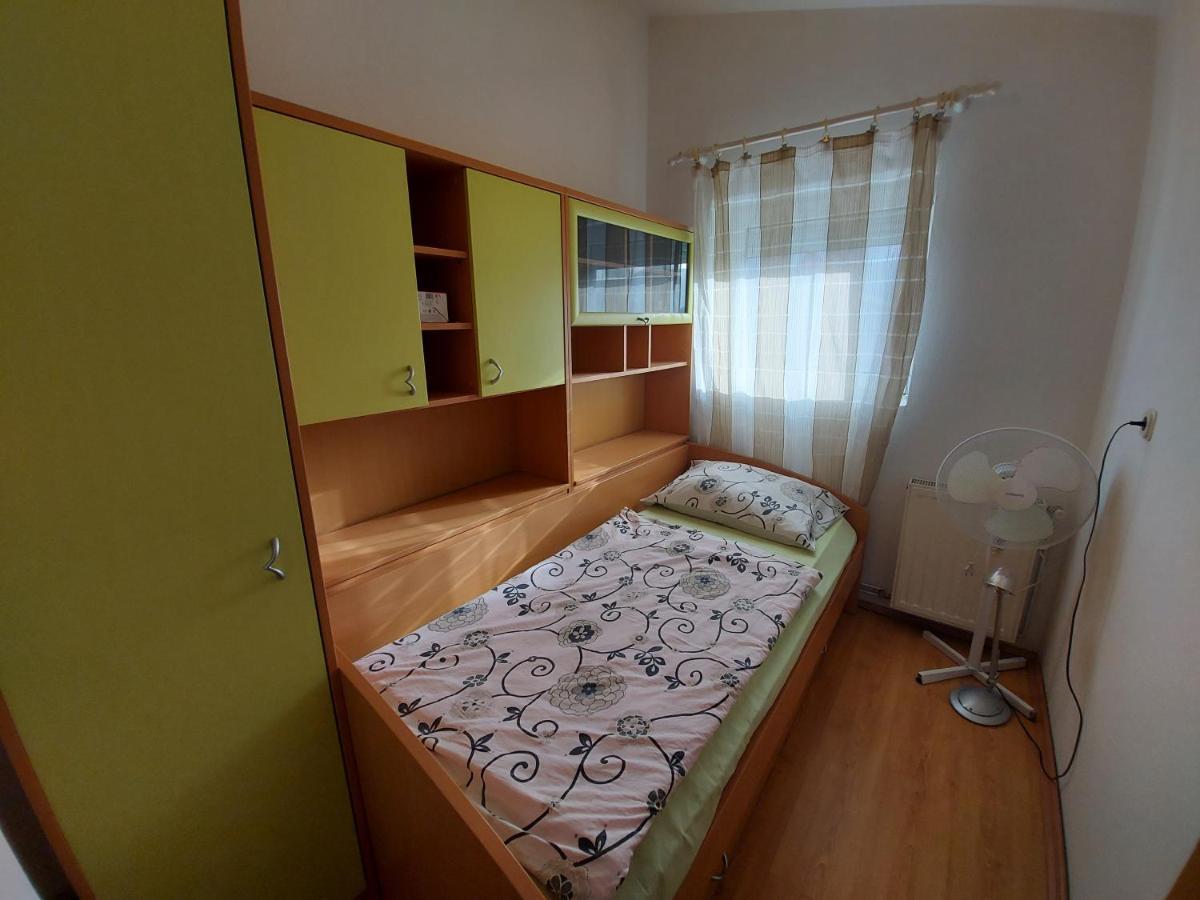 באסקה Apartments & Rooms Nensi מראה חיצוני תמונה
