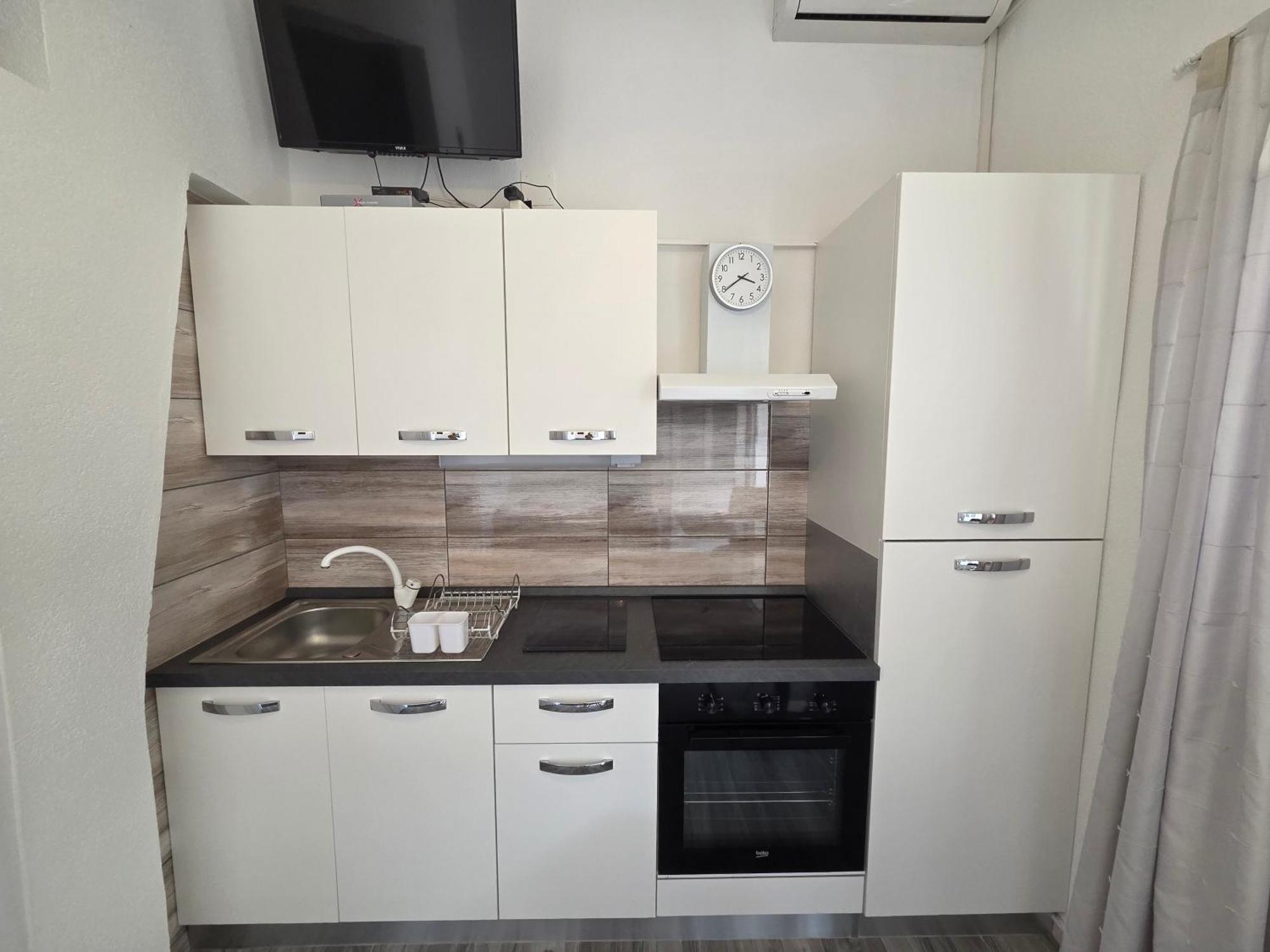 באסקה Apartments & Rooms Nensi מראה חיצוני תמונה