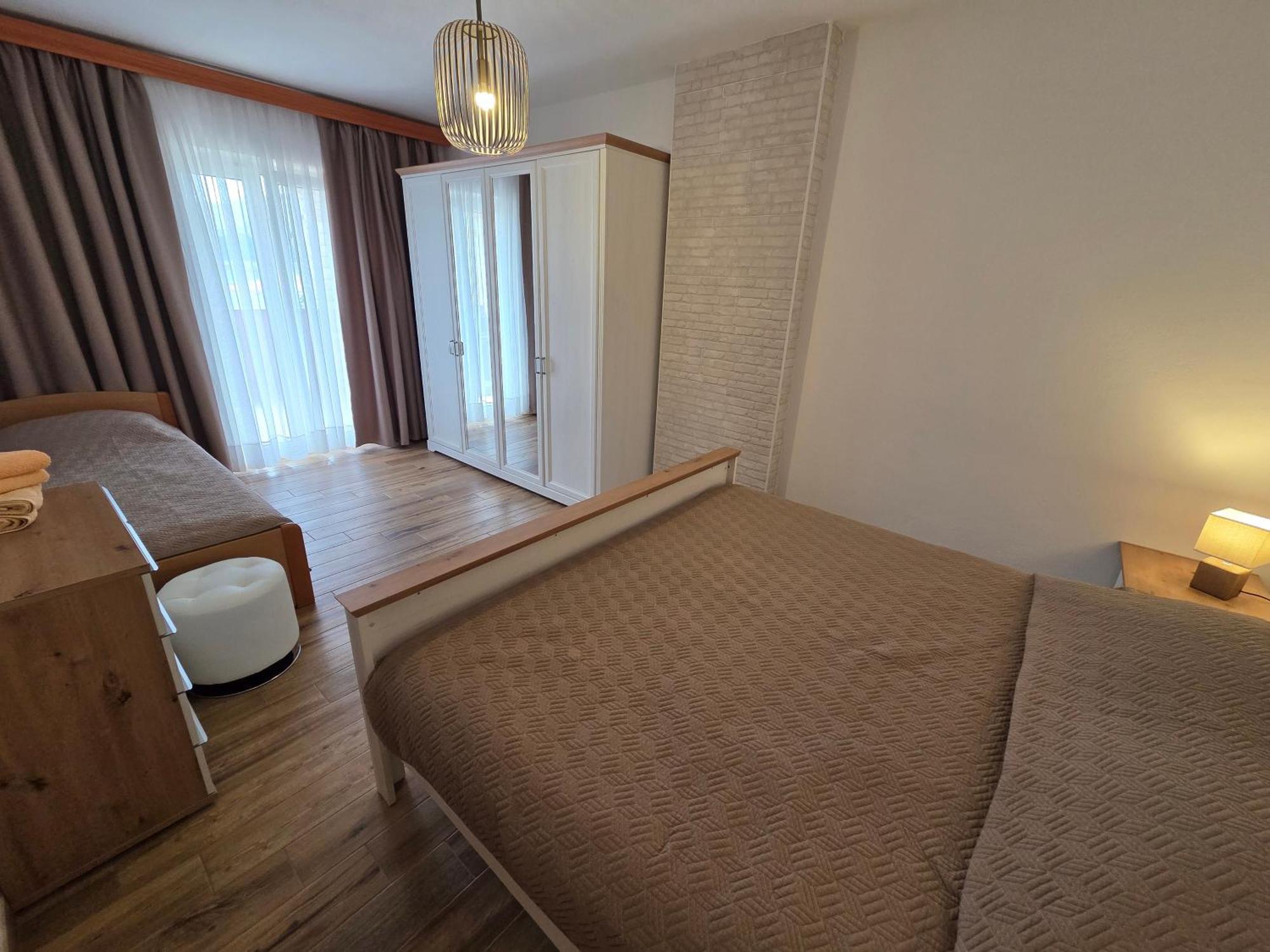 באסקה Apartments & Rooms Nensi מראה חיצוני תמונה
