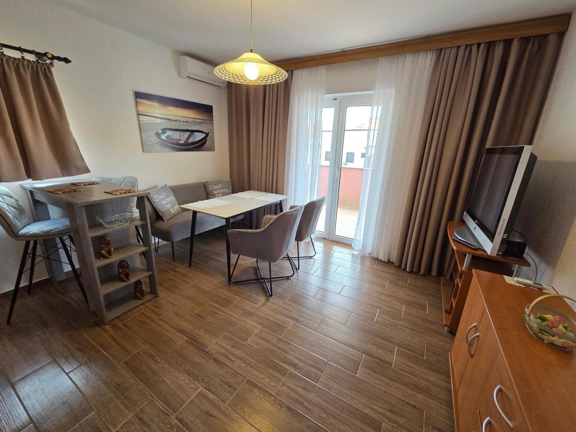 באסקה Apartments & Rooms Nensi מראה חיצוני תמונה