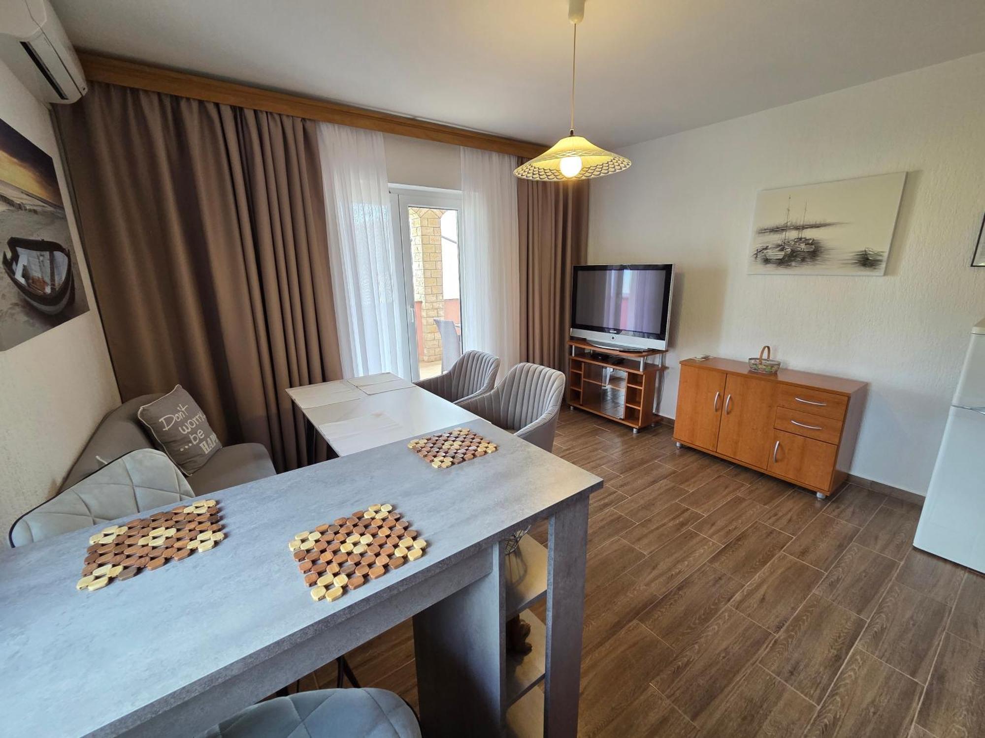 באסקה Apartments & Rooms Nensi מראה חיצוני תמונה